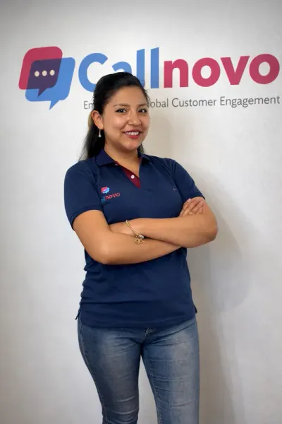 Callnovo support agent Andrea Loza — dedicated customer service professional